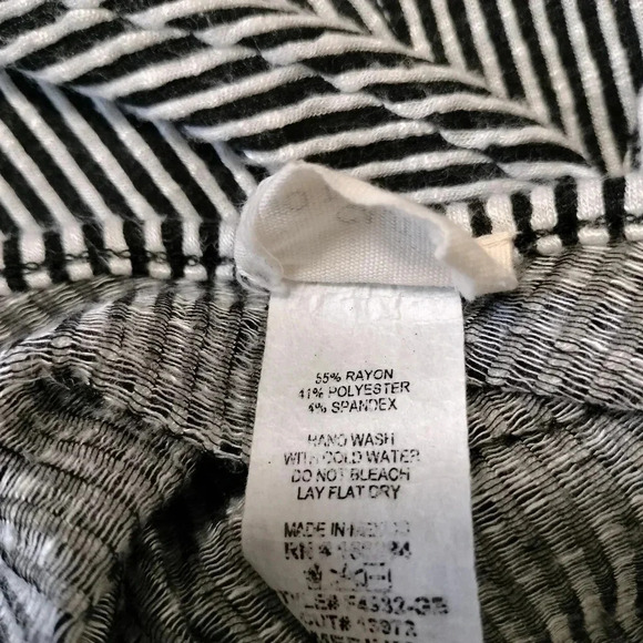 Caution to the Wind MEDIUM Striped Wide Leg Jumpsuit Tie Waist Faux Button Front - Picture 9 of 10